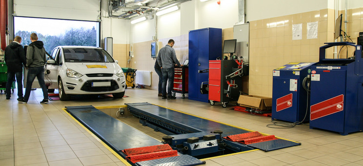 [ROZMOWA] Sprawdź swój samochód w stacji diagnostycznej Politechniki Rzeszowskiej