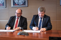 Od lewej: M. Marczewski, prof. P. Koszelnik, 